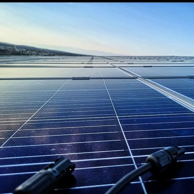 Montaje de estructura para paneles solares